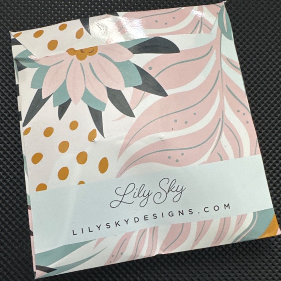 Lily Sky designs necklace + earring set elephant charm - Picture 5 of 6